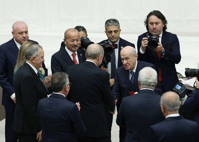 TBMM 28. Dönem 5. Yasama Yılı başladı Mecliste dikkat çeken kareler TBMM 28. Dönem 5. Yasama Yılı başladı Mecliste dikkat çeken kareler