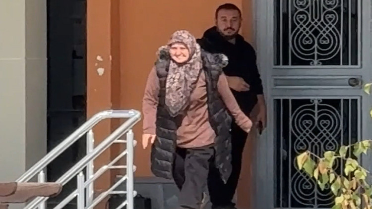 Sivas’ta sınava geç kalan kadın aday okul bahçesini birbirine kattı: Bu benim son şansımdı