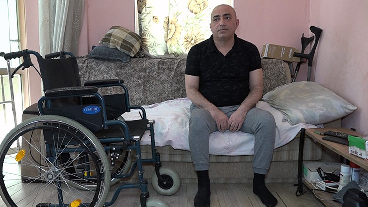 Bir gecede hayatı karardı: Dinlenmek için uzandı; uyandıktan sonra yürüme yetisini kaybetti