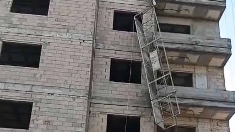Mersin’de inşaat işçisi iki kardeş metrelerce yükseklikten düştü: 1 ölü, 1 yaralı