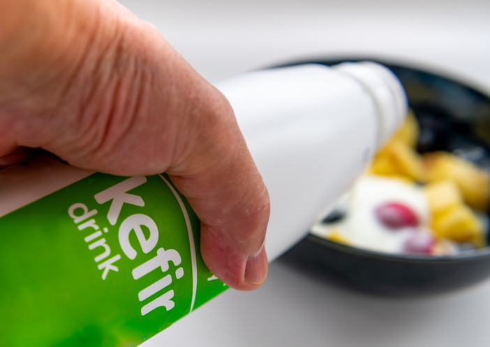 Şişedeki şifa şüphesi: Hazır kefir ve kombucha gerçekten faydalı mı Şişedeki şifa şüphesi: Hazır kefir ve kombucha gerçekten faydalı mı