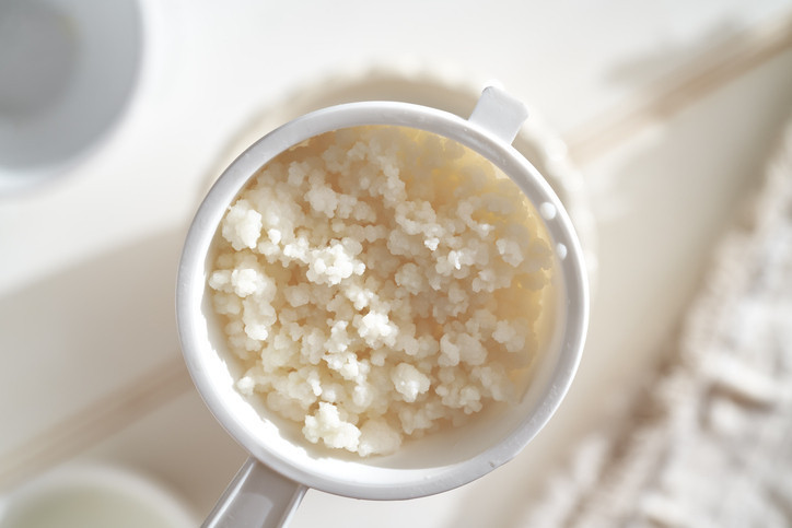 Şişedeki şifa şüphesi: Hazır kefir ve kombucha gerçekten faydalı mı Şişedeki şifa şüphesi: Hazır kefir ve kombucha gerçekten faydalı mı