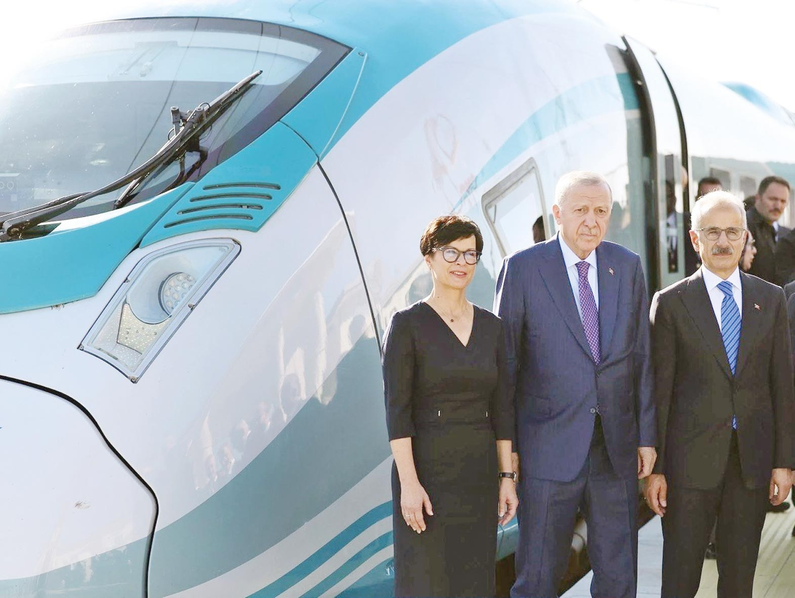 Yeni hızlı tren hattında seferler başladı... Çerkezköy-Edirne arası 54 dakika