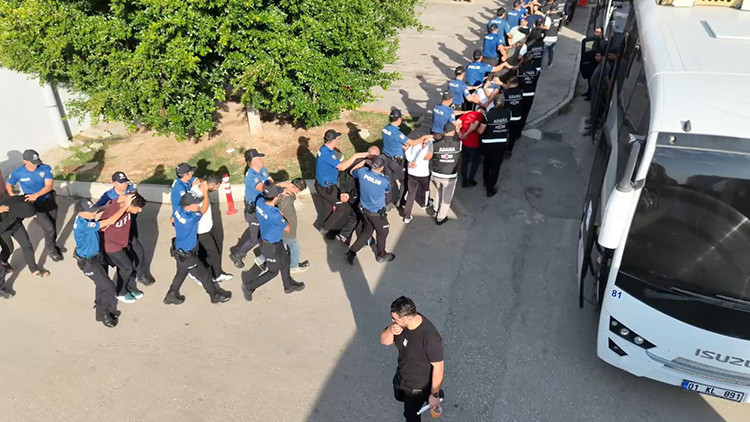 16 aylık takiple'Yıkamacılar’ çöktü! 11 ildeki operasyonda 73 tutuklama karar