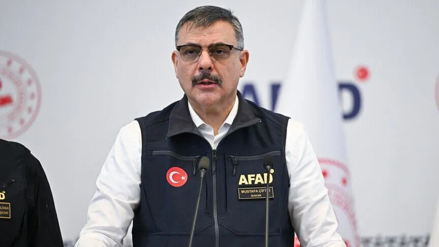 İstanbul'da sel felaketi! Bakan Çiftçi'nden önemli uyarı: Elektrik hatlarından uzak durun