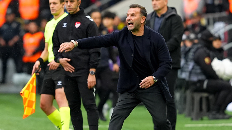 Okan Buruk'tan maç sonu TFF'ye çağrı: 'Saha yüzünden sakatlık verdik'