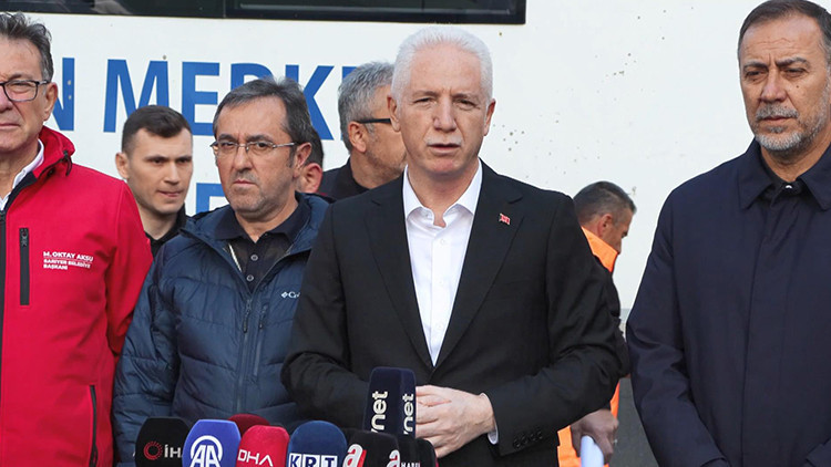 Vali Davut Gül'den Ayazağa açıklaması: 3 kişiyi arama çalışmalarımız sürüyor