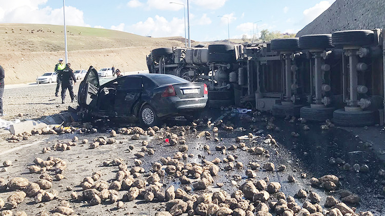 Seven die in separate car crashes in Ağrı and Ankara