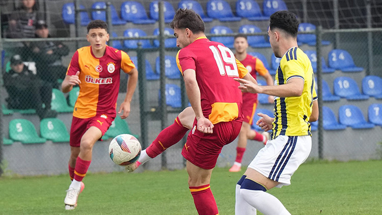 Galatasaray U19 Takımı, Fenerbahçe'yi Geriden Gelerek Yendi!