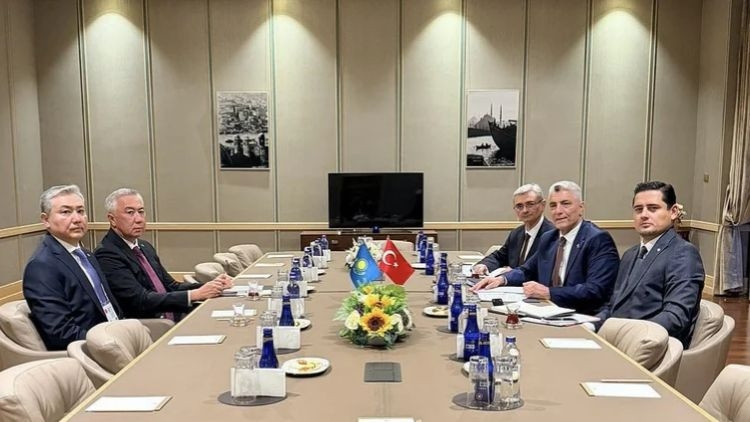 Bakan Bolat, Kazakistan Başbakan Yardımcısı Jumangarin ile görüştü