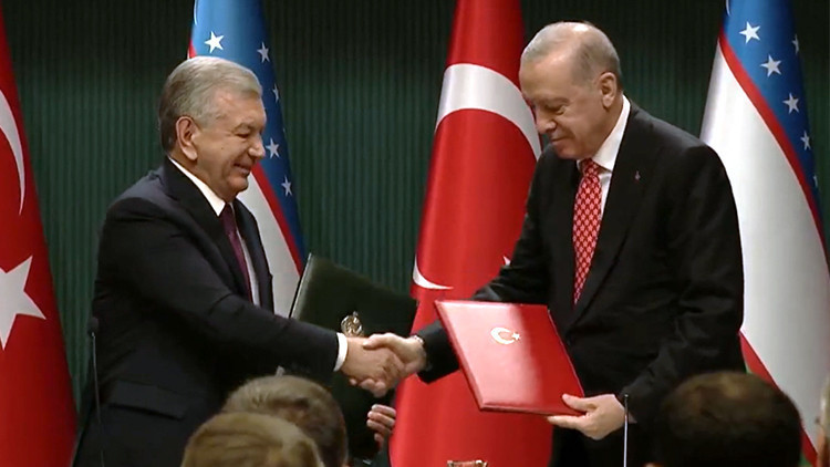 Cumhurbaşkanı Erdoğan, Özbekistan Cumhurbaşkanı ile anlaşmaların imza törenine katıldı