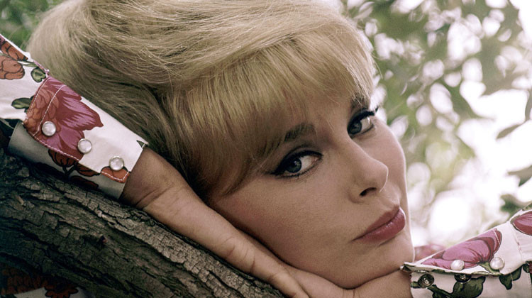 Pembe Panter'in yıldızı Elke Sommer öldü