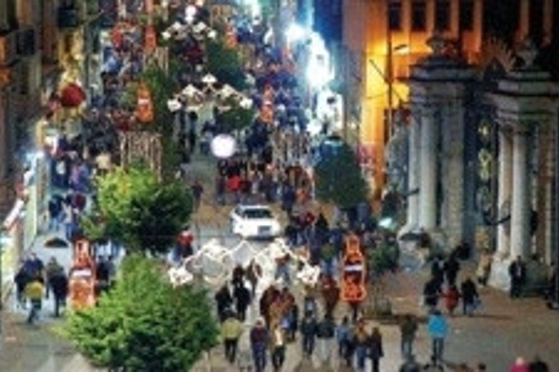 Tanrıyı Şehre çağırmalı