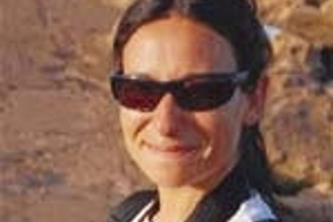 Tuaregler uçsuz bucaksız çölde masmavi giysileriyle ansızın karşınıza çıkıyor