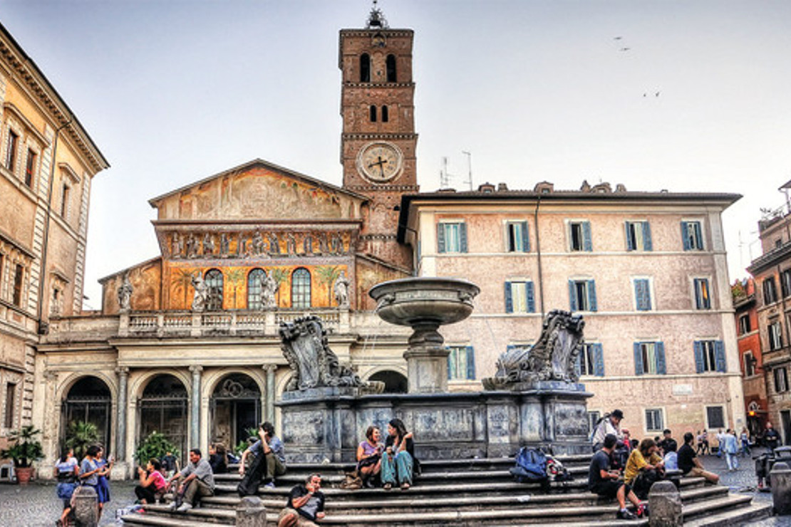 Trastevere, sade, bohem ve zarif bence Roma’nın en çekici semti