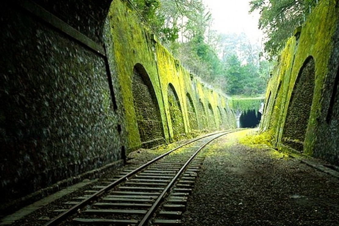 Paris’in terk edilmiş demir yolu