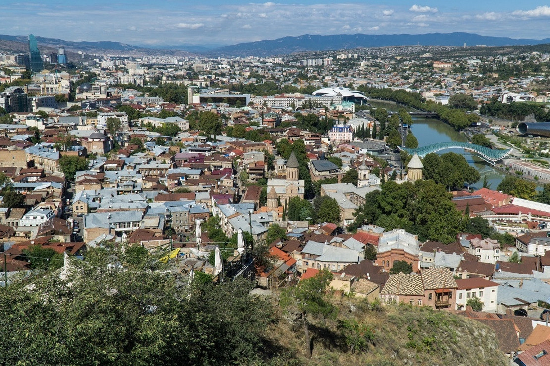 36 saatte Tiflis