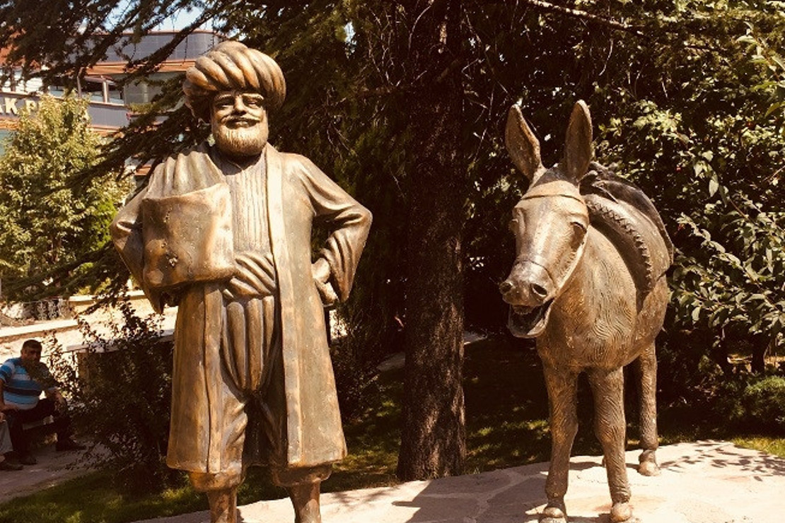 ‘Gülümseyin, dünyanın ortasındasınız...’