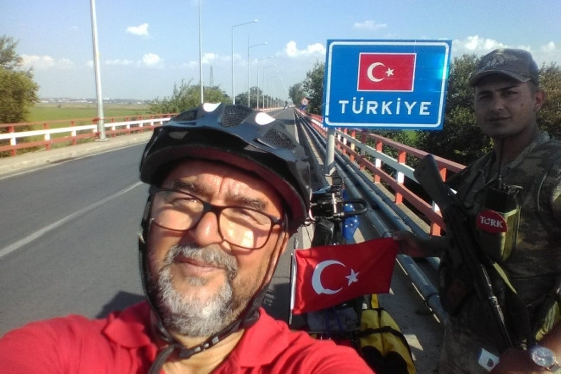 15 Temmuz şehitleri için 20 gün pedal çevirdi
