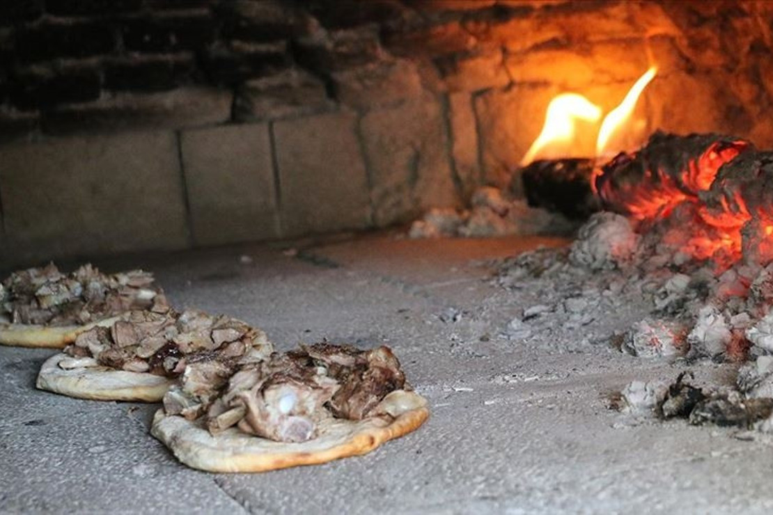 Siirt'in damak çatlatan lezzeti 'büryan kebabı'na rağbet