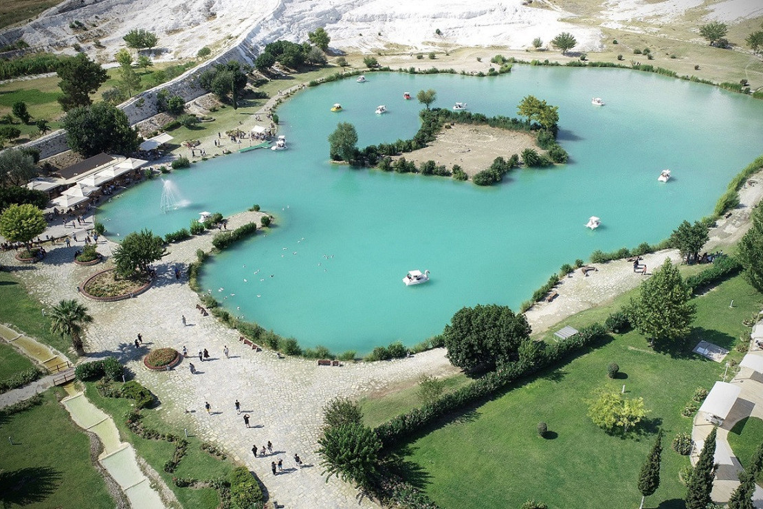 Vatandaşlar Pamukkale’nin eşsiz manzarasını Kocaçukur’dan izledi