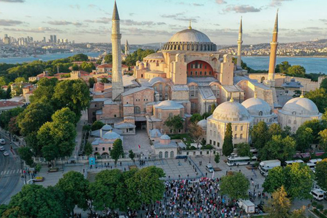 Ayasofya Camii Nerede? Ayasofya Camisi Tarihi, Özellikleri, Hikayesi Ve Mimarı Hakkında Bilgi
