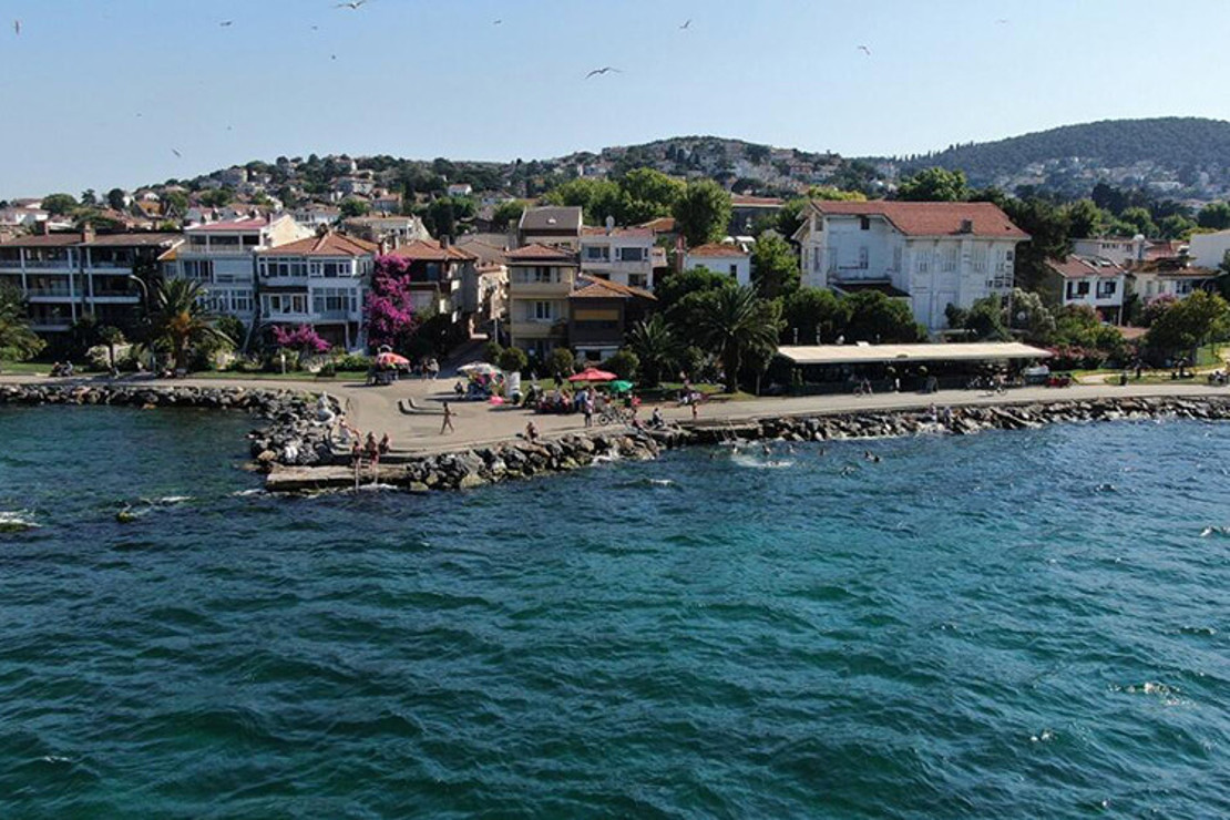 Büyükada Plajları 2023 - Büyükada'da Denize Girilecek En İyi Ücretli Ve Ücretsiz (Halk) Plajları Listesi