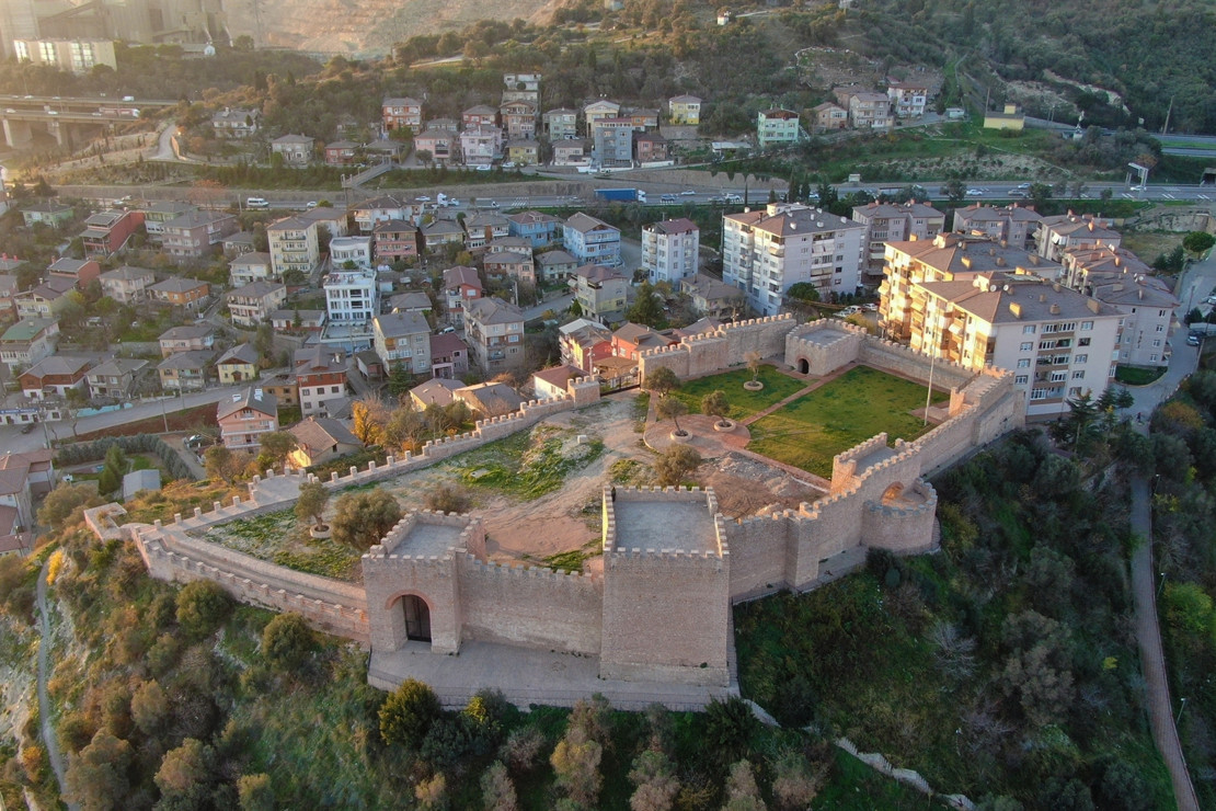 1400 yıllık tarihi Hereke Kalesi turizme açılmaya hazırlanıyor