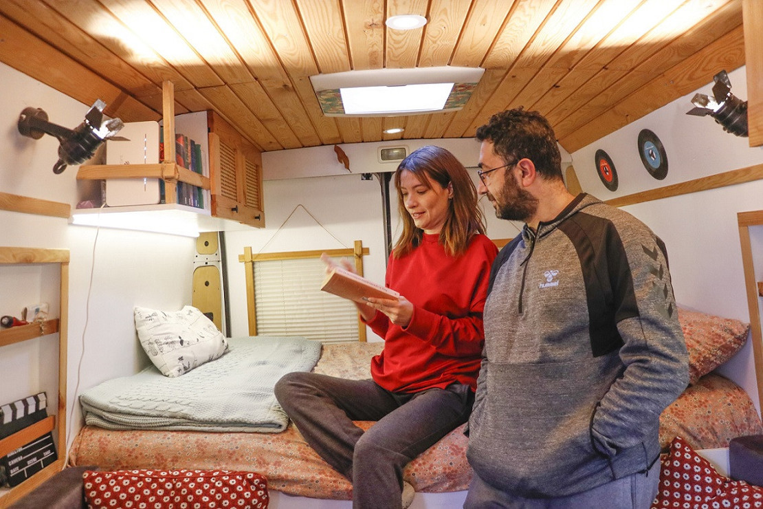 Tiyatrocu çift, karavanla Türkiye turunda