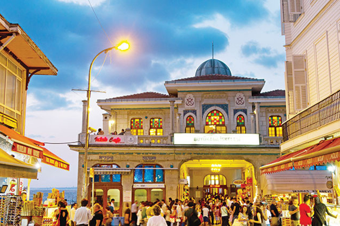 Büyükada’da yürüyüşten daha fazlası...