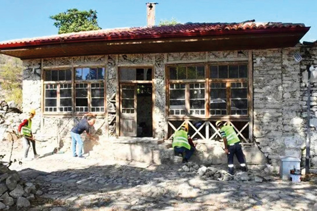 Antik kente asırlık kafe