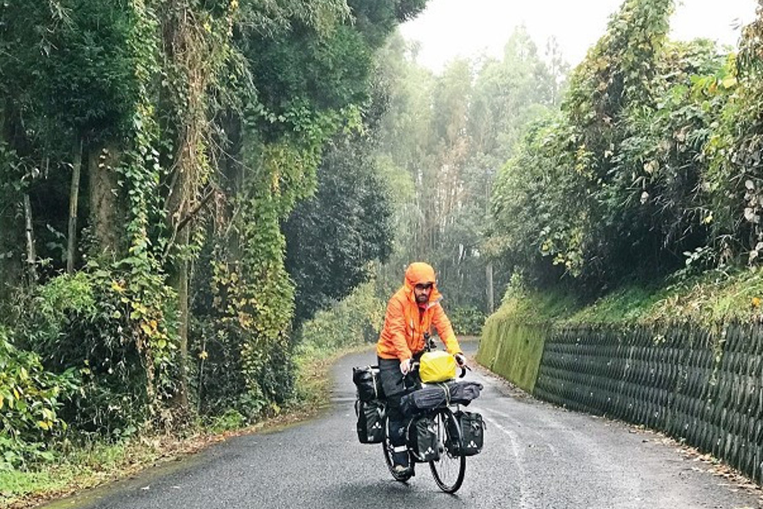 ‘Bisiklet sayesinde onlarca güzel insanla tanışıp evlerine konuk olduk’