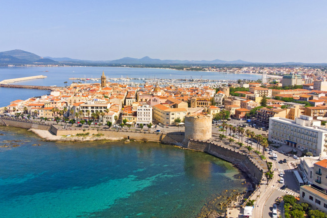 İtalya’nın cennet adasında evler 1 Euro, üstelik taşınana para da var