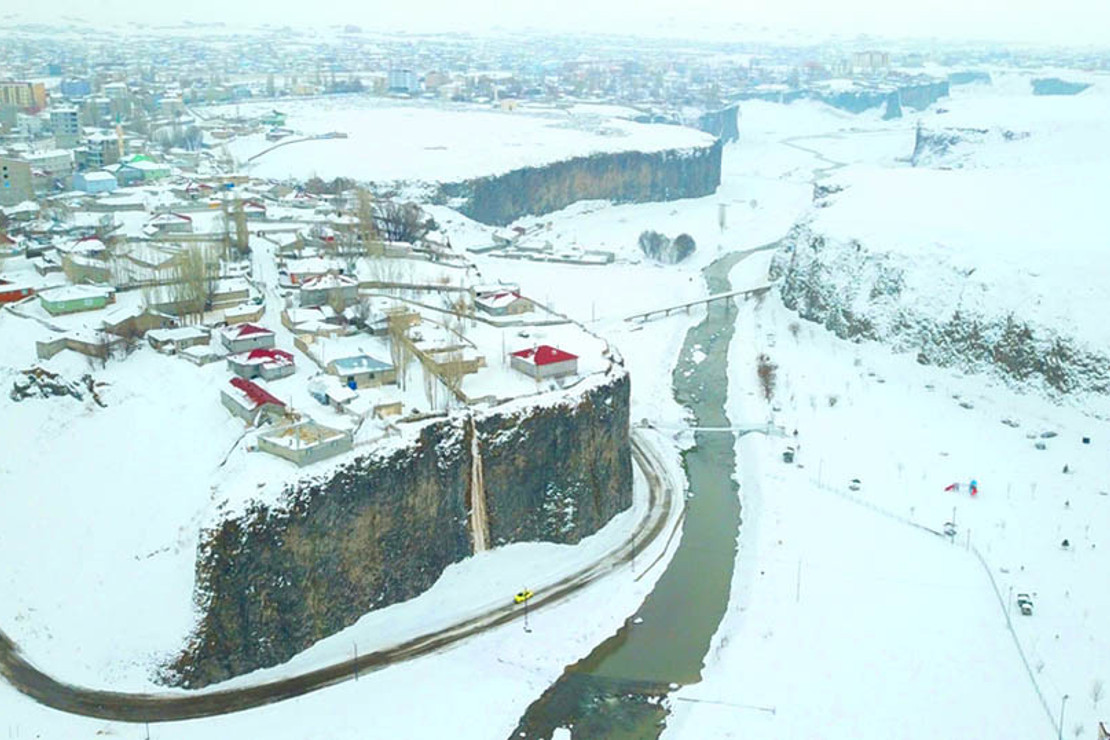 Kar altında bir doğa harikası: Murat Kanyonu’nda kış trekkingi