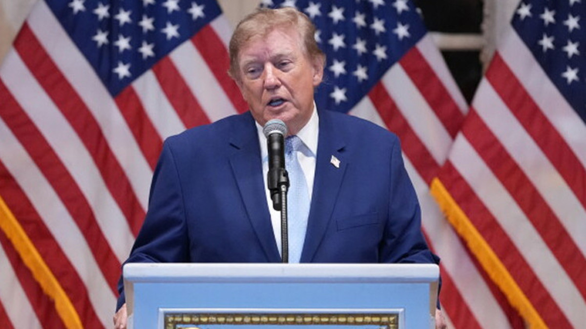 Trump'tan Fransa protestolarına göçmen suçlaması