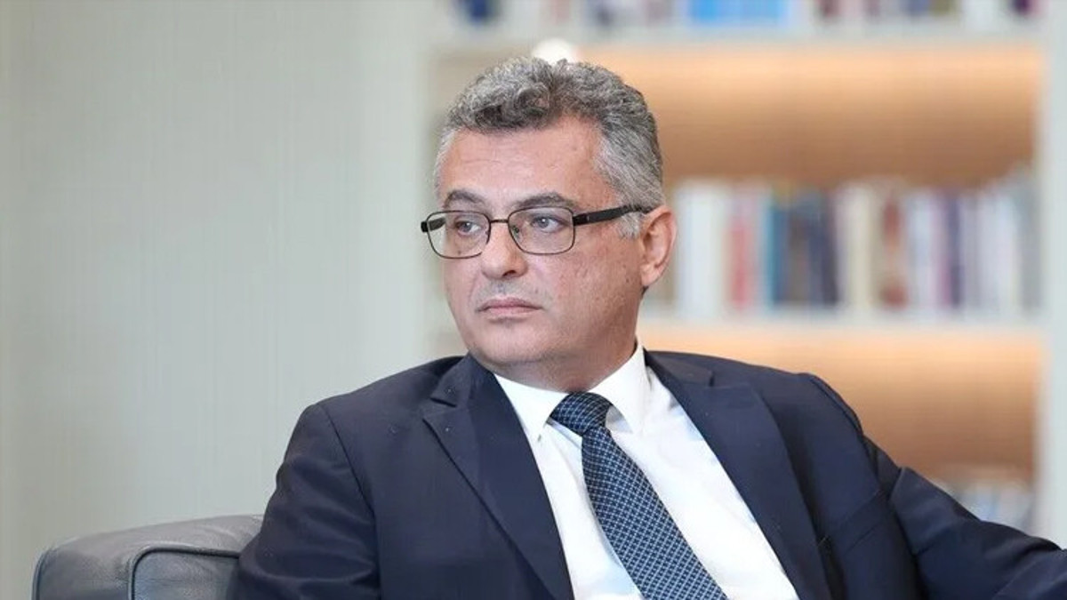 Erhürman'dan Rum Lider'e Şartsız Kabul Çağrısı