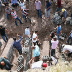 13 köylü son yolculuğuna böyle uğurlandı