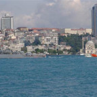 Rus savaş gemisi İstanbul Boğazı’ndan böyle geçti