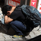 Koreli plakçı ağlayarak ayrıldı