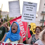 Fransa’daki haşema yasağı Atina’da da protesto edildi