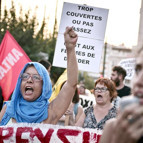 Fransa’daki haşema yasağı Atina’da da protesto edildi