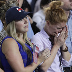 Clinton taraftarları gözyaşlarına boğuldu