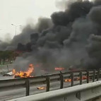 İstanbulda helikopter düştü... Olay yerinden ilk kareler