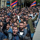 Ermenistanda gergin gün