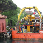 Tarihi yalıda askılama çalışması