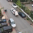 Yokuşu çıkamayan kağıt toplayıcı çocuğa böyle yardım etti