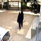3 kadın TVde gördükleri yöntemle ev soydu; kent kart seri numarasından yakalandılar