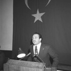 Milli Görüş siyasetinin önde gelen isimlerinden Oğuzhan Asiltürk hayatını kaybetti