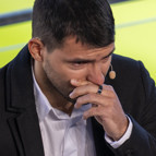 Son Dakika: Sergio Agüero futbolu bıraktı Basın toplantısında kare kare duygusal anlar...