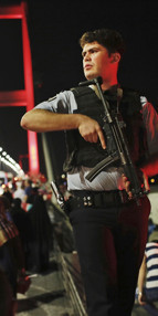 İstanbulda binlerce kişi Boğaziçi Köprüsüne akın etti